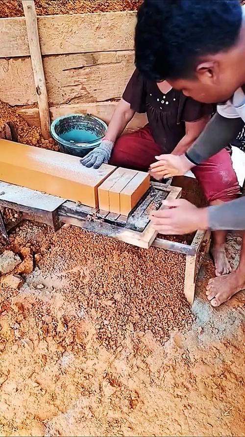 紅磚頭怎麼做的:從泥土到建築的紅色奇蹟 1 紅磚頭怎麼做的