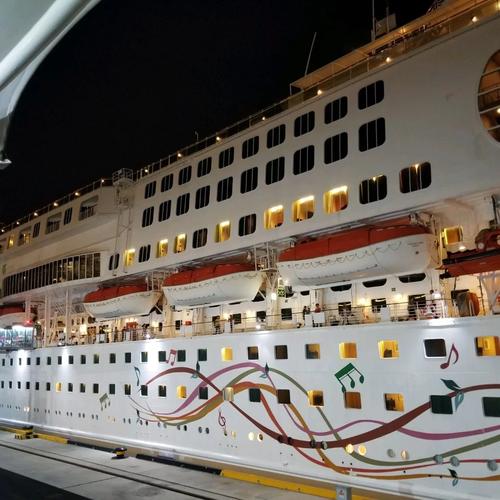 麗星郵輪要護照嗎