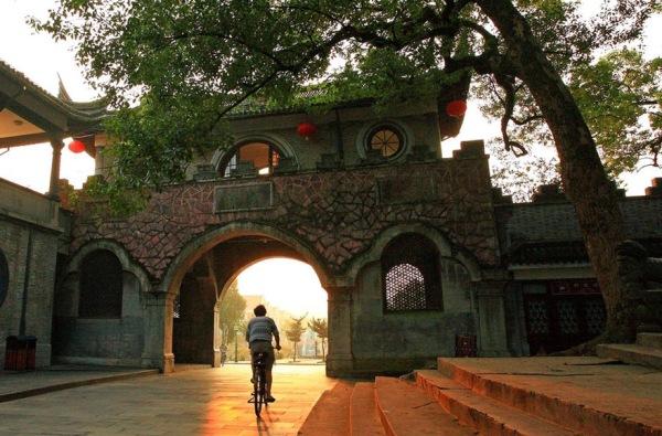 去武嶺要雪鍊嗎