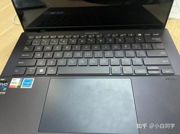 筆電90度正常嗎:探討筆記型電腦螢幕開合角度的正常範圍與異常原因 1 筆電90度正常嗎