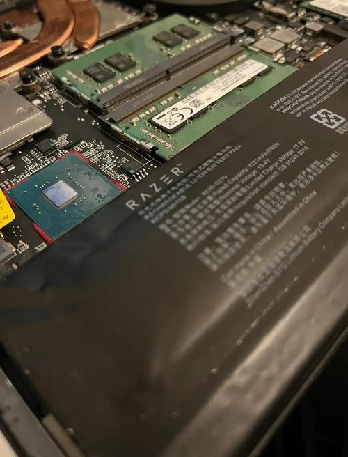 電池膨脹還能用嗎