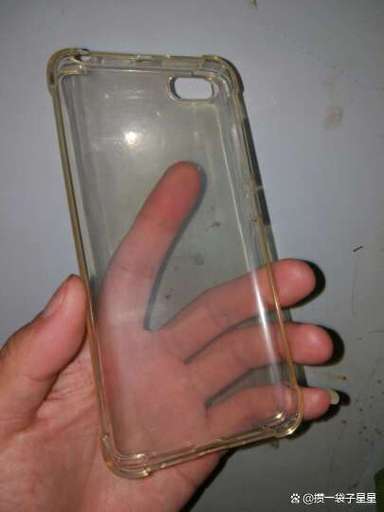 手機殼曬太陽會變黃嗎