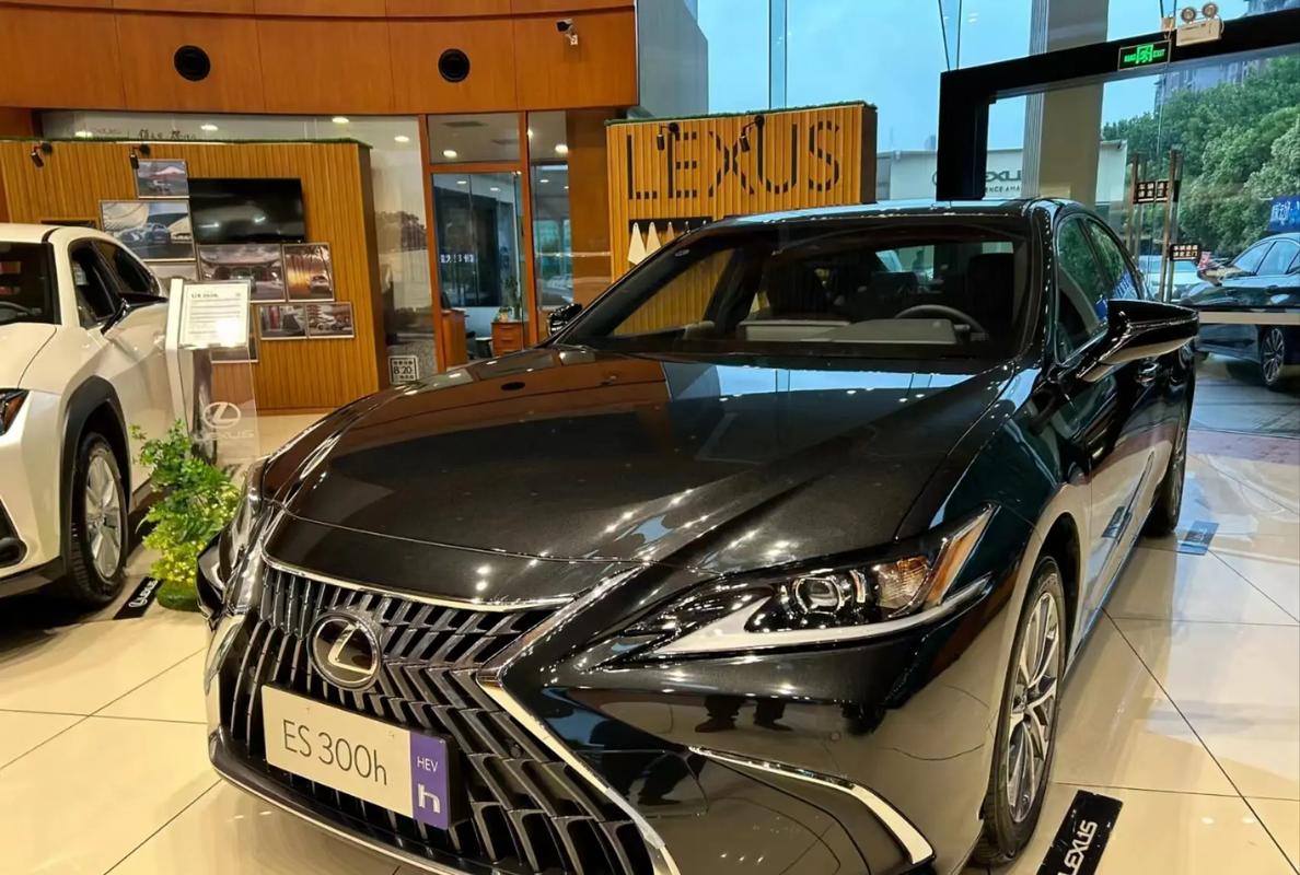 lexus ES多少錢