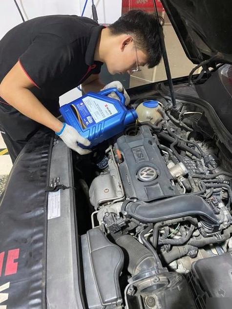 忘記換機油會怎樣 - 後果、影響與預防之道,汽車保養全攻略 1 忘記換機油會怎樣