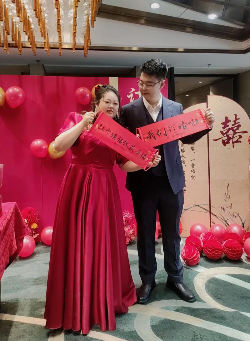 結婚主桌誰付錢:傳統習俗、現代考量與智慧分攤指南 1 結婚主桌誰付錢