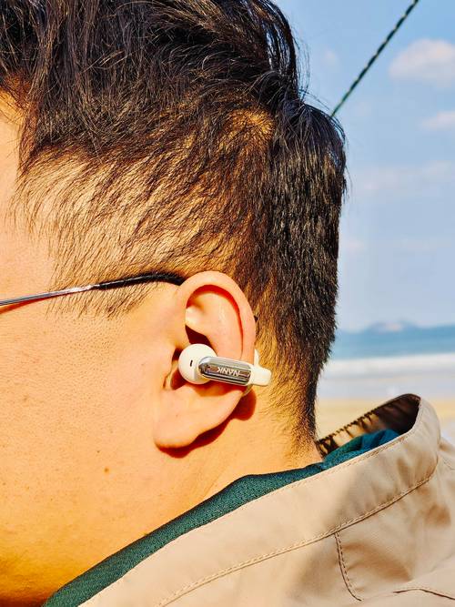 耳道式耳機 怎麼戴:掌握正確配戴技巧,享受極致音質與舒適 1 耳道式耳機 怎麼戴