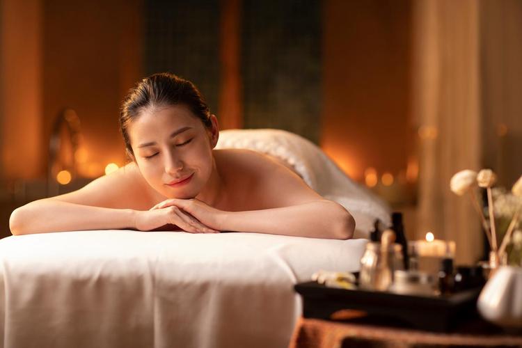 做SPA 穿什麼:最完整的SPA服裝指南與穿搭建議,讓您盡享舒心體驗 1 做SPA 穿什麼