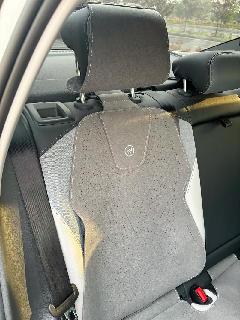 避光墊會影響安全氣囊嗎:深度解析與選購指南,確保行車安全無虞 1 避光墊會影響安全氣囊嗎