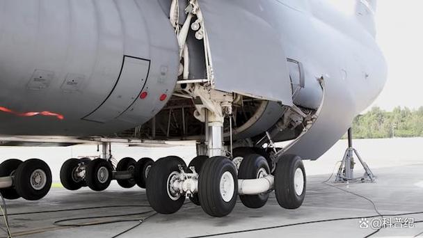 飛機有輪子嗎:深度解析飛機起降的關鍵秘密 1 飛機有輪子嗎