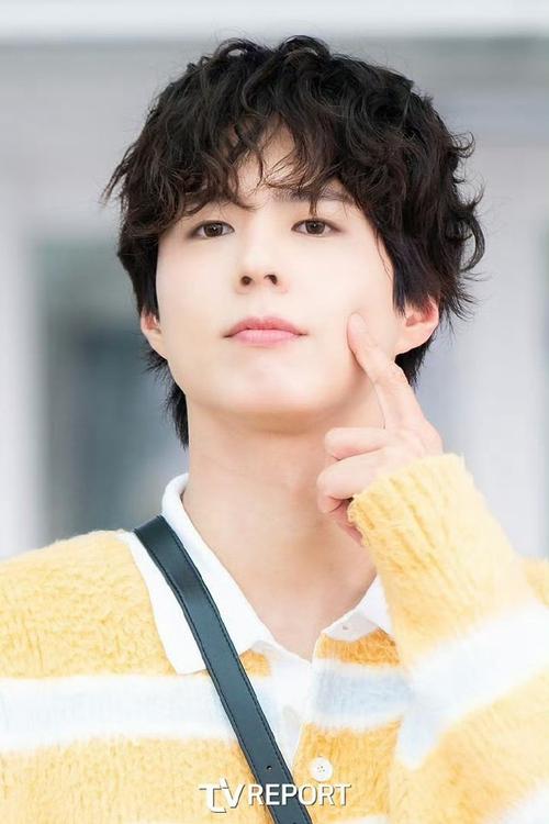 李玹雨朴寶劍從《請回答1988》到演藝圈摯友:兩位男神的獨特緣分與魅力解析 3 李玹雨朴寶劍