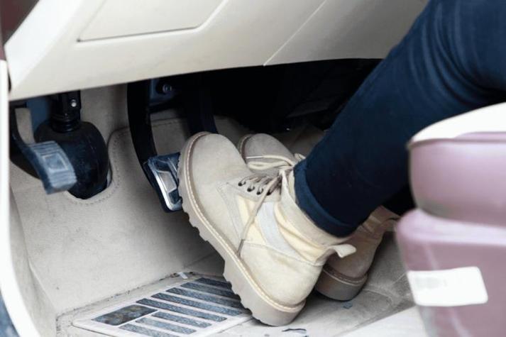 空踩油門會怎樣嗎