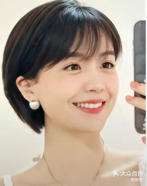 鵝蛋臉短髮