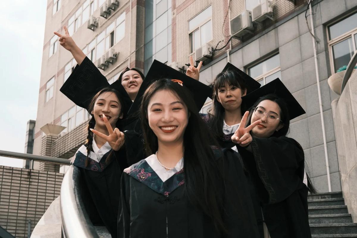 大學生是學生嗎