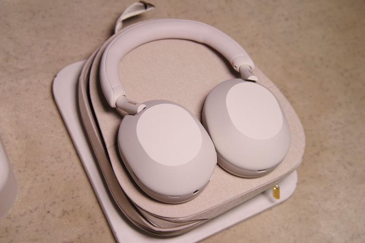 Sony wh-1000XM5推薦嗎2024年旗艦降噪耳機終極評價:深入解析優缺點、性能與購買指南 1 Sony wh-1000XM5推薦嗎