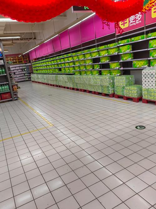 家樂福有賣臘腸嗎