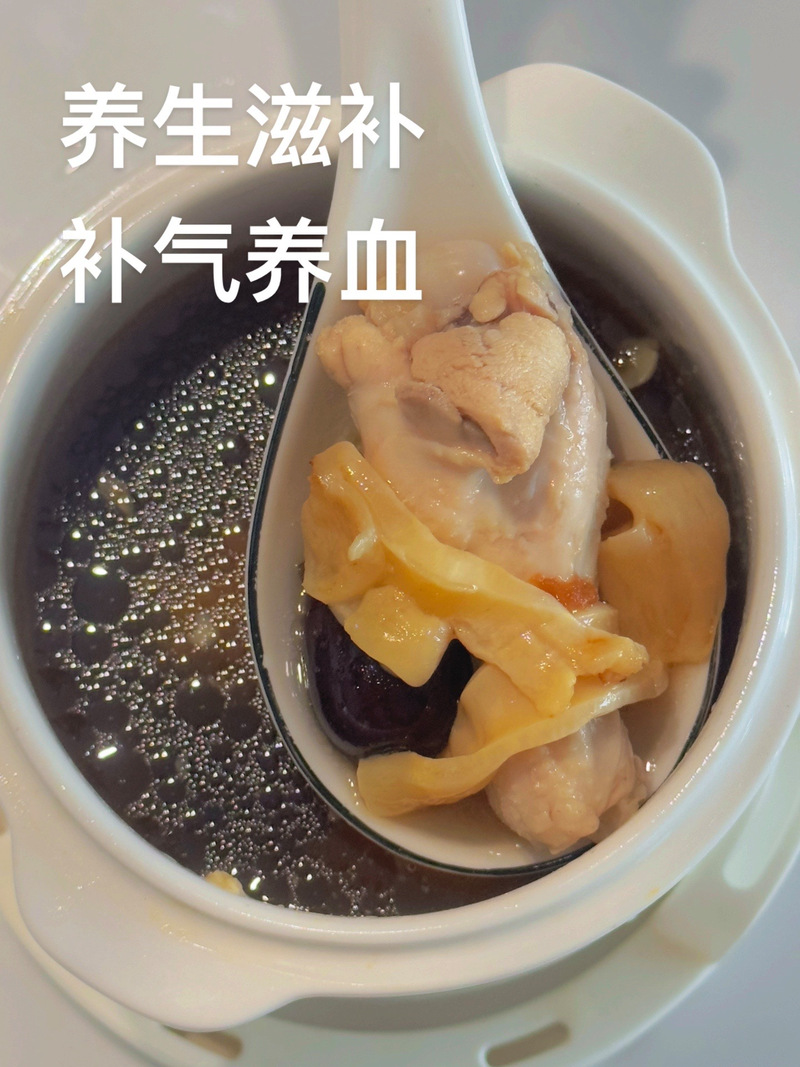 花膠雞湯要煮多久:掌握精髓,燉出膠質滿滿的滋補好湯 1 花膠雞湯要煮多久