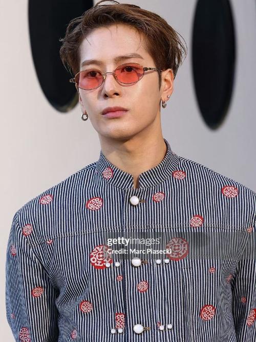 王嘉爾:從香港擊劍選手到全球巨星的璀璨之路 1 王嘉爾