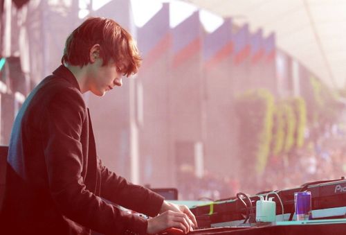 YouTube多久了:揭秘全球最大影音平台的誕生與發展 1 YouTube多久了