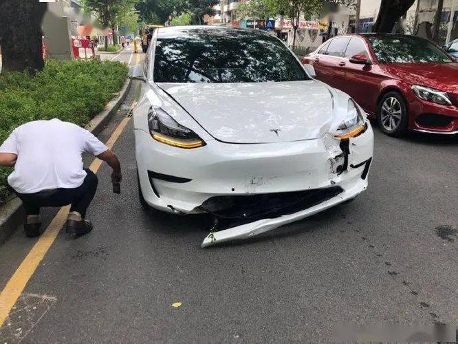 特斯拉耐撞嗎