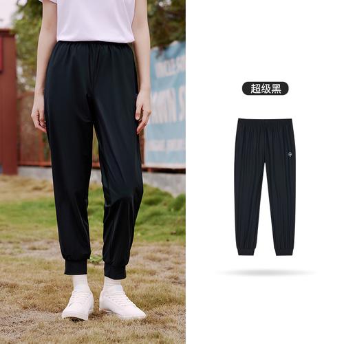 運動適合穿什麼褲子:從舒適透氣到專業機能,運動褲款全攻略 1 運動適合穿什麼褲子