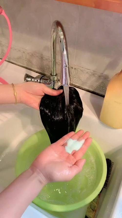 可以只洗頭頂嗎?深度解析局部清潔的髮絲秘密與養護之道 1 可以只洗頭頂嗎