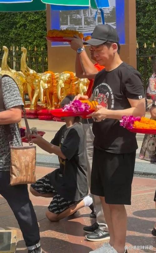 拜四面佛可以穿涼鞋嗎