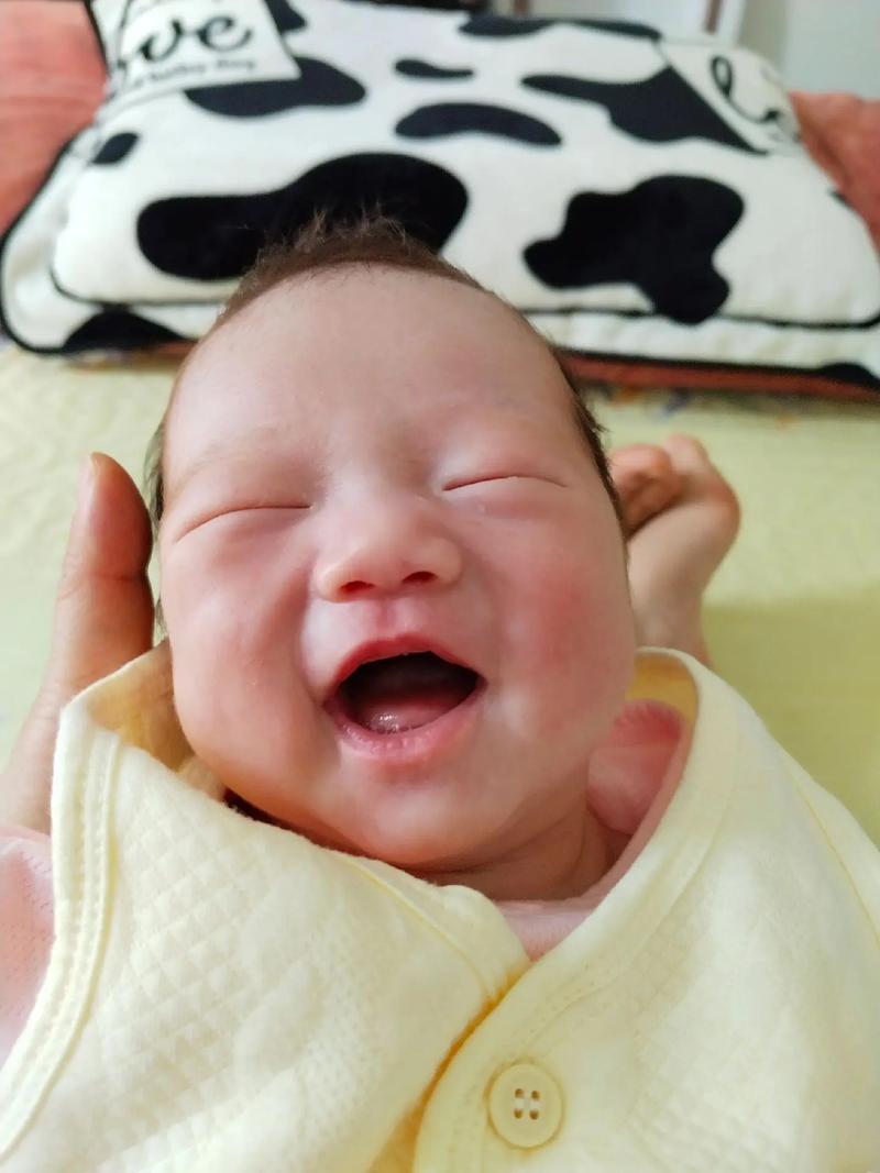 胎兒會笑嗎