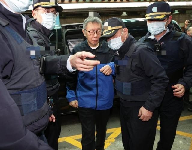 柯文哲到底發生什麼事