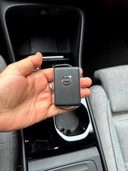 xc40 recharge 前蓋怎麼開