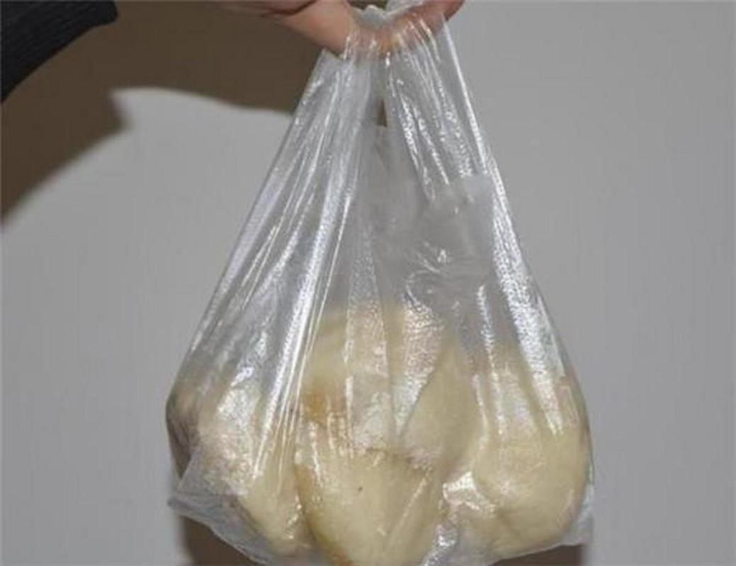 吃到塑膠袋會怎樣:不小心吞食後的潛在風險與應對指南 3 吃到塑膠袋會怎樣