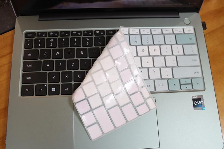 MacBook要鍵盤膜嗎