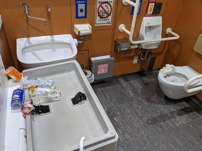 日本地鐵可以借廁所嗎