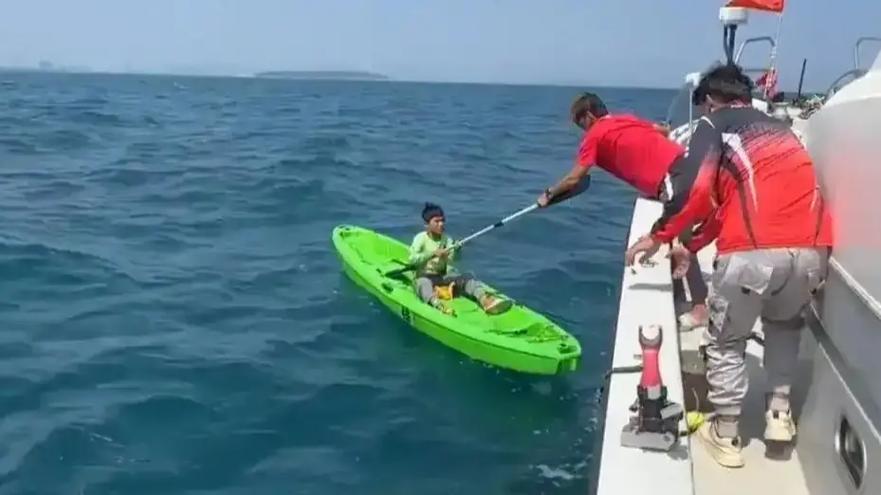 幾歲可以出海釣魚?深度解析兒童、青少年與成人的海上垂釣安全指南 1 幾歲可以出海釣魚
