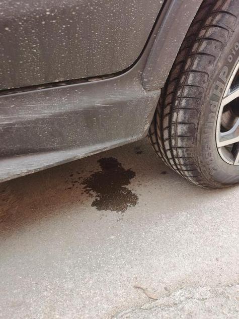 汽車開冷氣滴水正常嗎?深度解析車內空調冷凝水的奧秘與異常判斷 1 汽車開冷氣滴水正常嗎