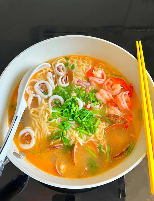 隨緣素魷魚羹麵:一碗融合傳統與創新的蔬食好滋味 3 隨緣素魷魚羹麵