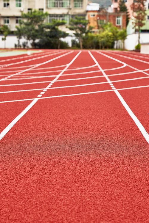 一圈操場幾公尺?深入解析校園跑道的標準與應用 1 一圈操場幾公尺