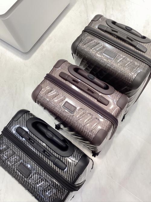 笛森諾行李箱