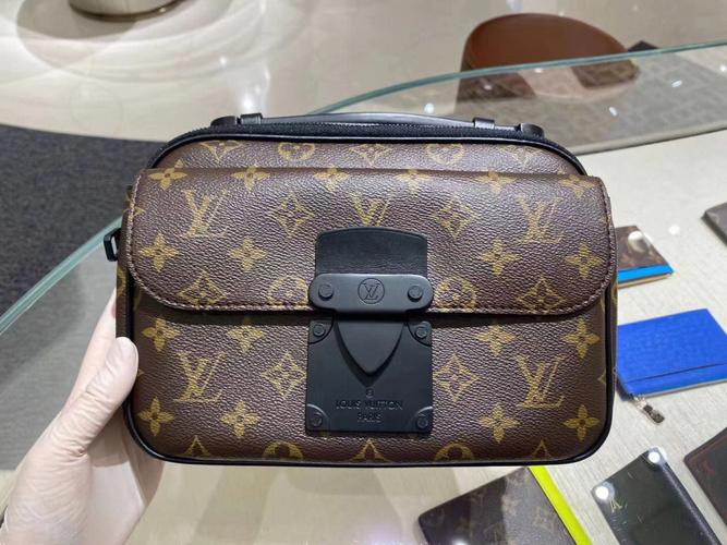 lv郵差包
