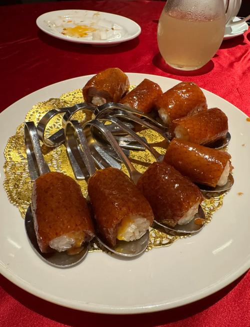 蘭城晶英烤鴨一桌多少