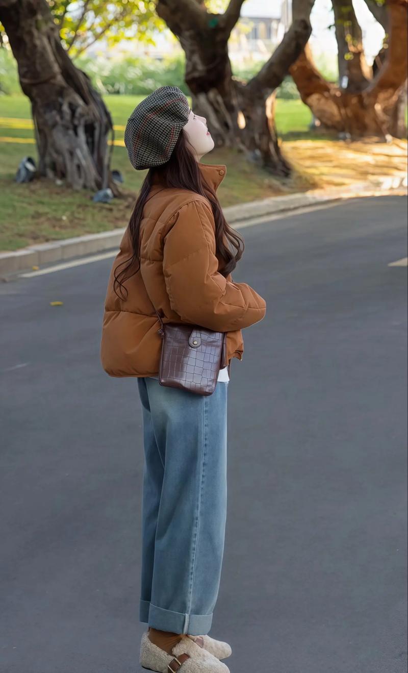 橘色衣服配什麼褲子