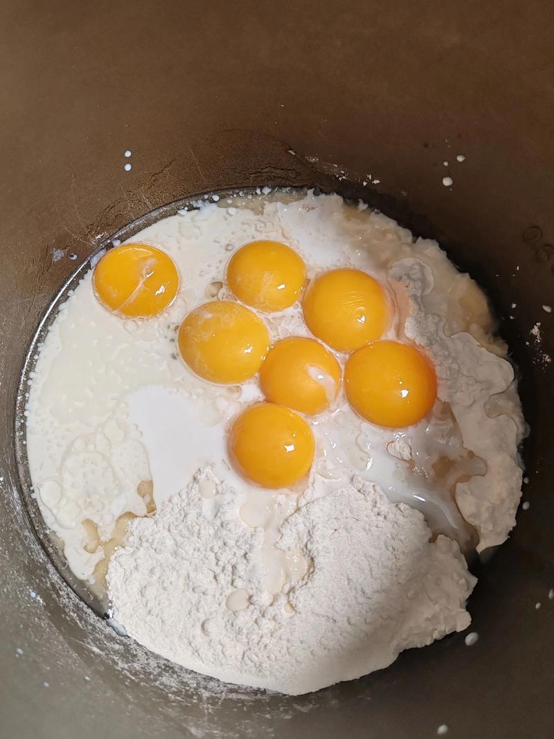 雞蛋糕怎麼做:在家輕鬆複製巷口滋味,從麵糊到完美出爐的專業解析 1 雞蛋糕怎麼做