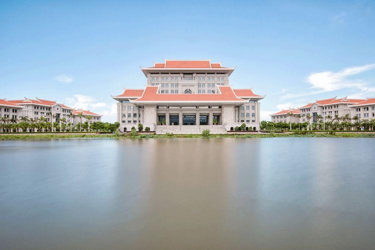 文化大學為什麼蓋在山上