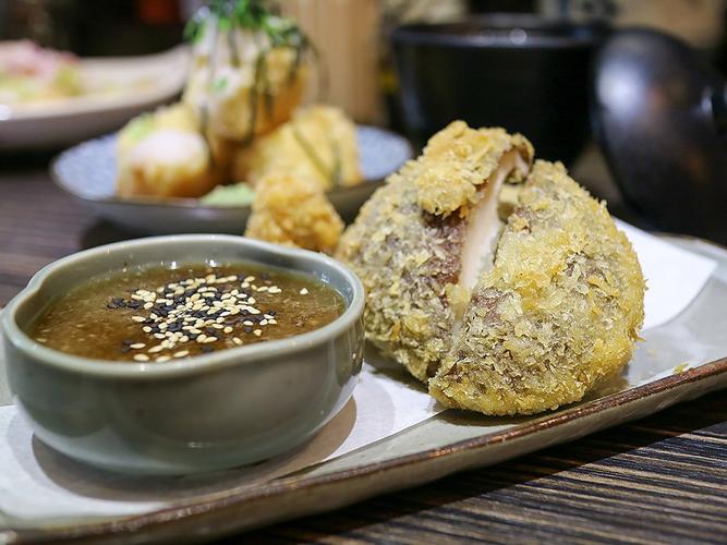 衣服用到咖哩怎麼辦?別怕!咖哩漬去除妙招大公開,讓你的衣物重獲新生! 1 衣服用到咖哩怎麼辦