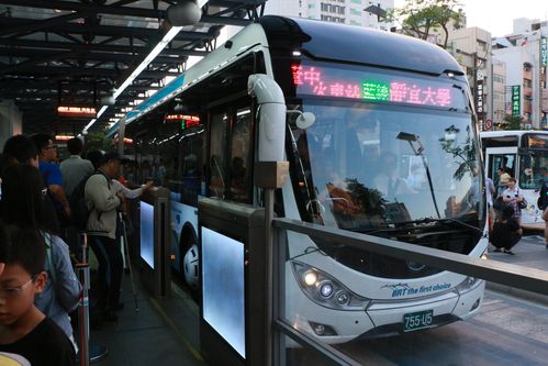 台中港要坐幾號公車