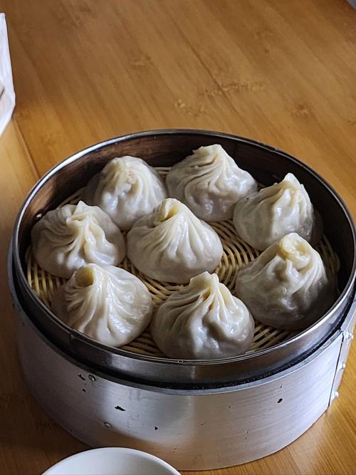 小北百貨有賣蒸籠嗎