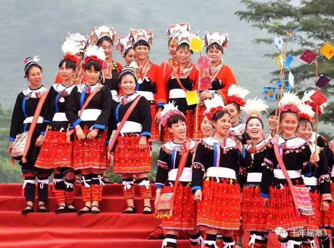 農曆七月晚上可以唱歌嗎:傳統禁忌、現代觀點與文化深思 1 農曆七月晚上可以唱歌嗎