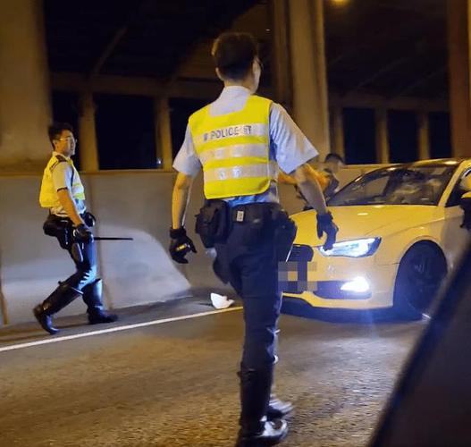 車上可以放警棍嗎