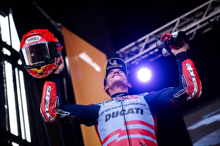 MotoGP衝刺賽是什麼?揭密短兵相接的全新賽制與震撼影響 3 MotoGP衝刺賽是什麼