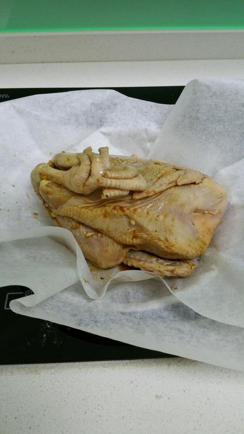 紙包雞用什麼紙?深度解析材質挑選、包法技巧與美味秘訣 1 紙包雞用什麼紙