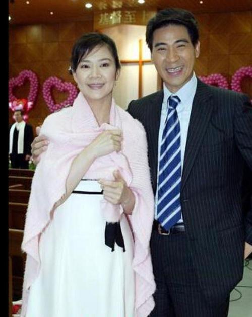 俞小凡的老公是誰